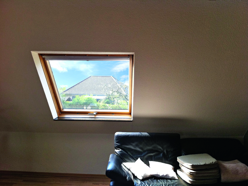 Roto Designo RotoTronic Schwingfenster R6 Holz-807445M Fenster, Couch, Mobiliar, Wohnzimmer, Dachfenster