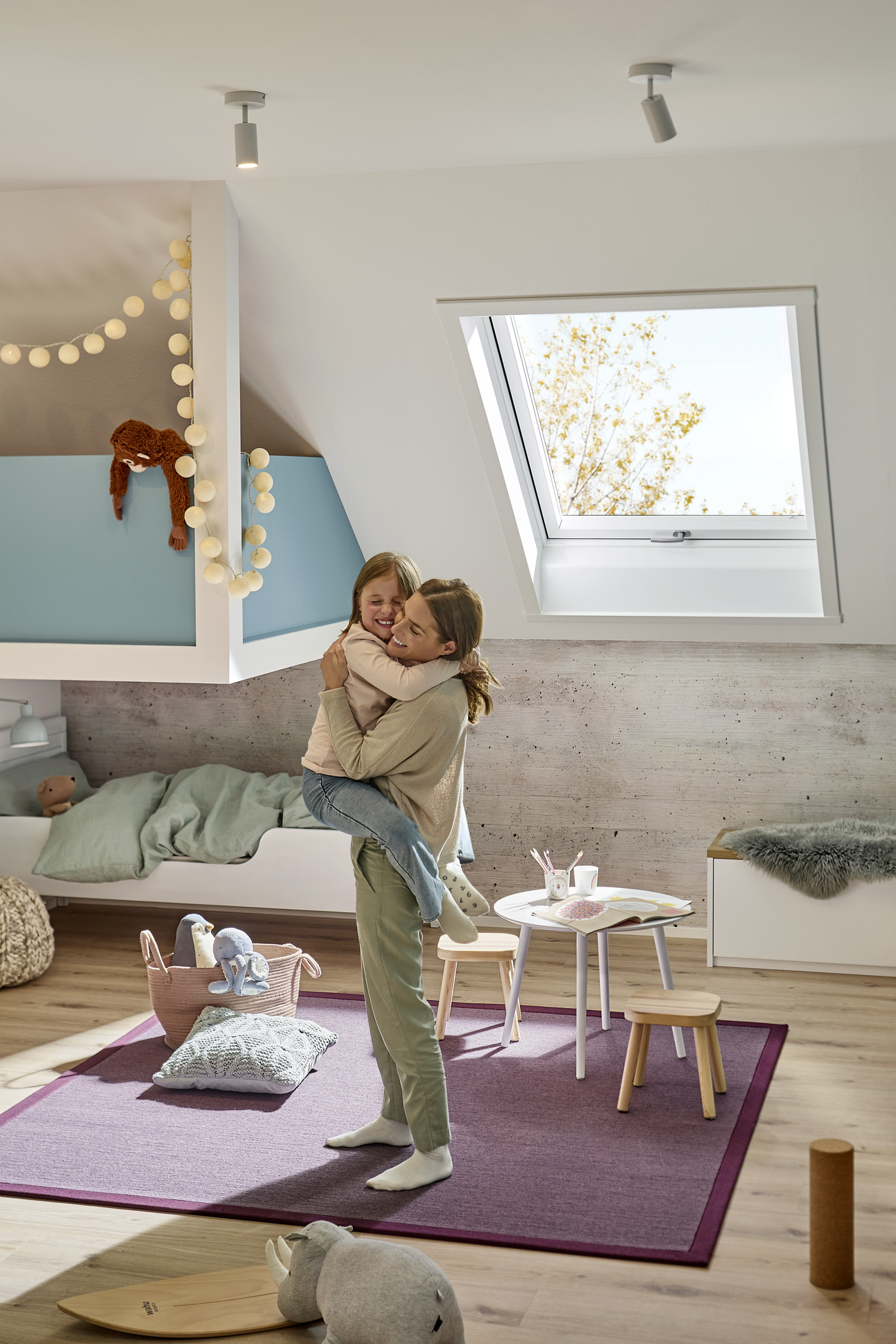 Roto Designo Heat Klapp-Schwingfenster R8 Kunststoff R89H 065/118 K200 Uw-Wert: 0,99 Dekoration für Zuhause, Person, Kaffeetisch, Tabelle, Teppich